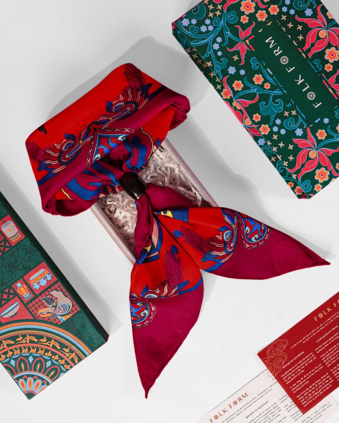 Quà Tặng Cao Cấp / Khăn Lụa Vuông Mây Hoạ Long Ân / Đỏ