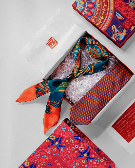 Quà Tặng Cao Cấp Tinh Xảo / Khăn Lụa Vuông Hương Vân Long Mộng / Xanh Lá & Da Cam