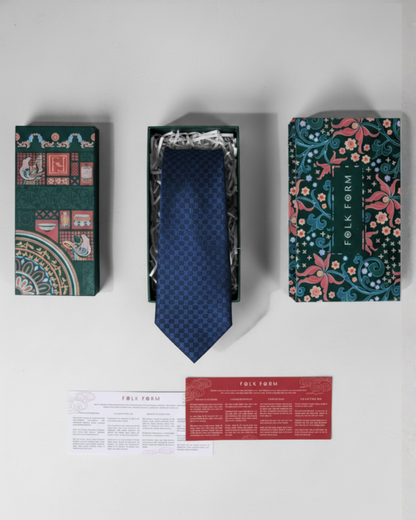 Quà Tặng Cao Cấp / Cà Vạt Lụa Gấm Hoa Văn Caro / Xanh Dương / 8cm x 145cm