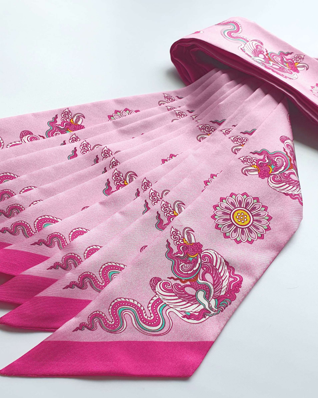 Khăn Twilly Lụa Phụng Vũ Vân Ca / Hồng / 6x106