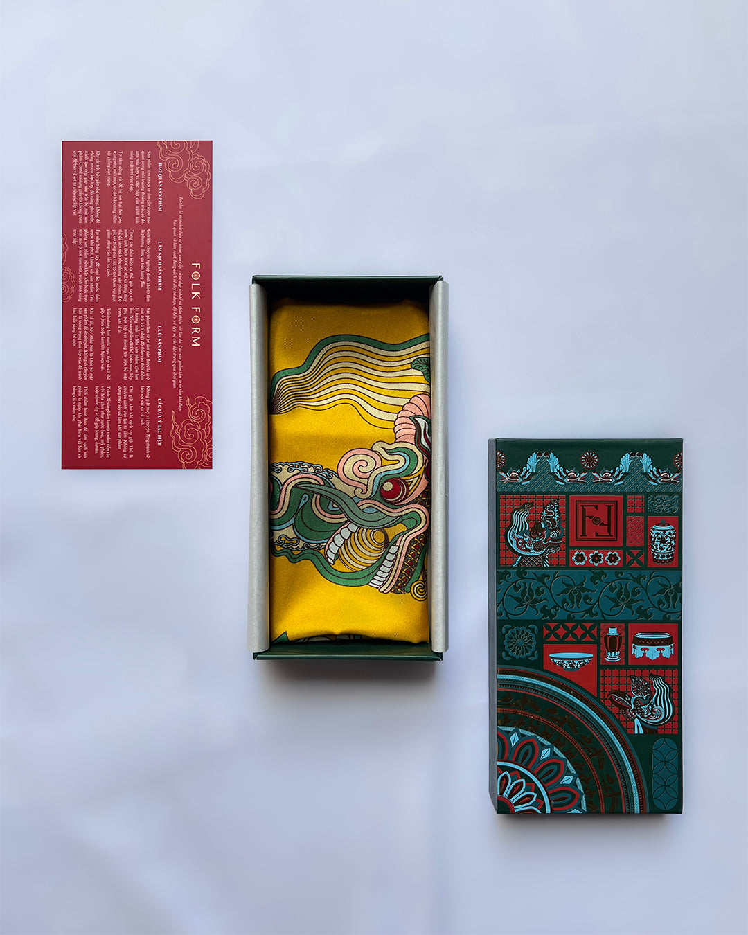 Quà Tặng Cao Cấp Tinh Tế / Khăn Lụa Vuông Mây Hoạ Long Ân / Vàng