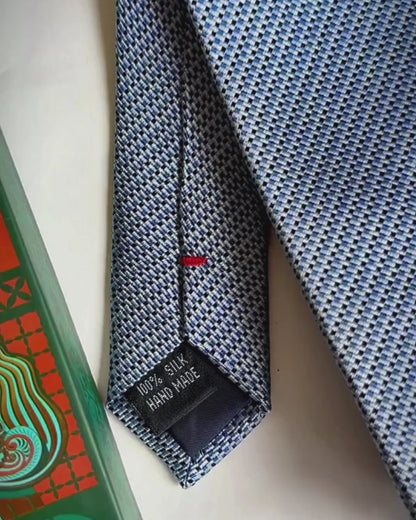 Quà Tặng Cao Cấp / Cà Vạt Lụa Gấm Hoa Văn Đan Lát / Xanh Dương Sáng / 8cm x 145cm