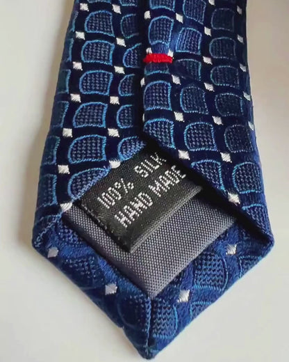 Quà Tặng Cao Cấp / Cà Vạt Lụa Gấm Hoa Văn Mắt Xích / Be / 8cm x 145cm